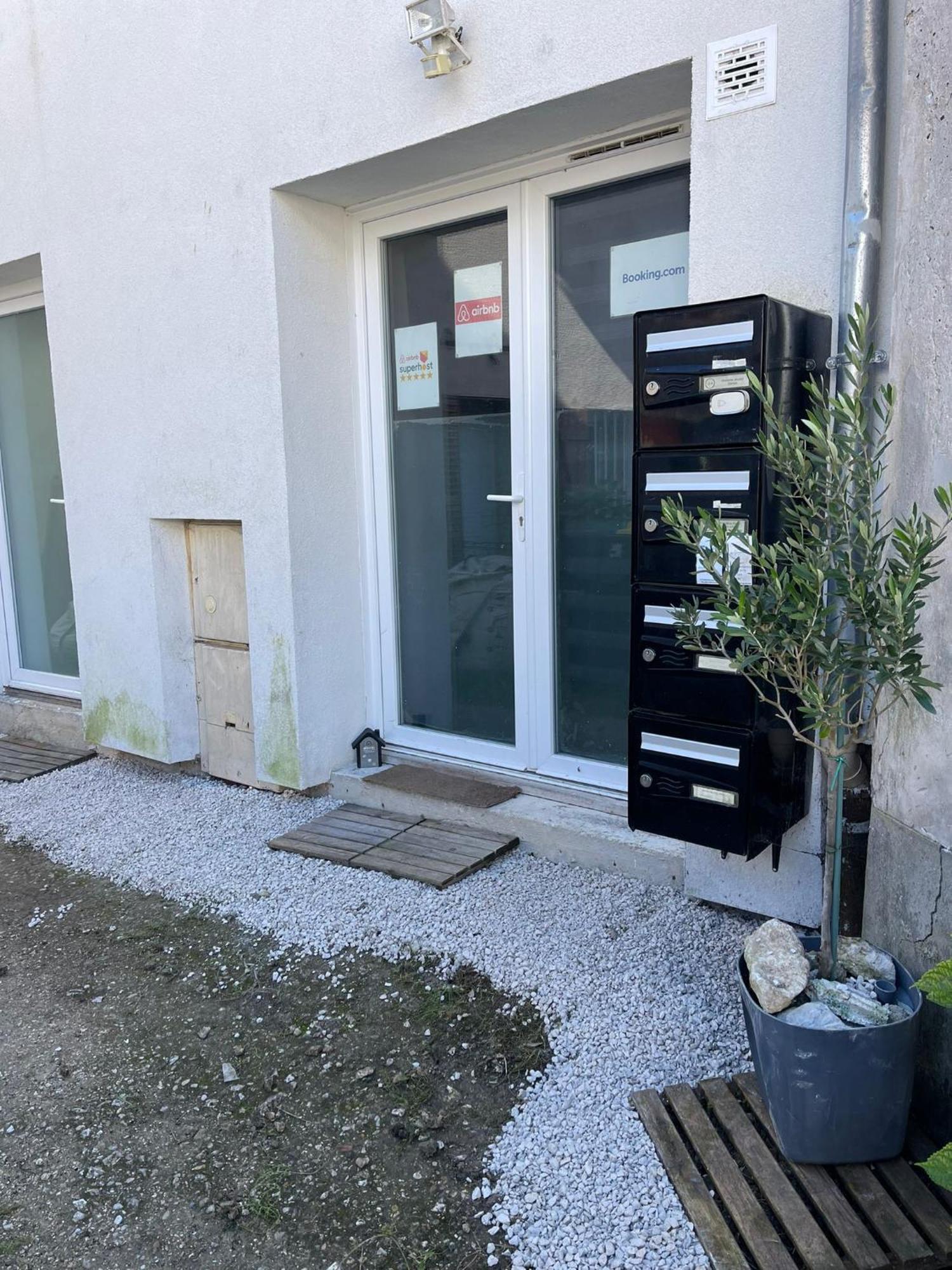 Appartement Villiers Sur Morin Proche De Disneyland Экстерьер фото